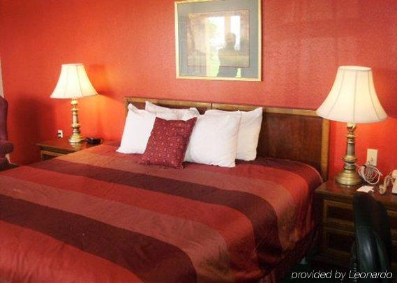 Villa Inn Lawrenceburg Δωμάτιο φωτογραφία