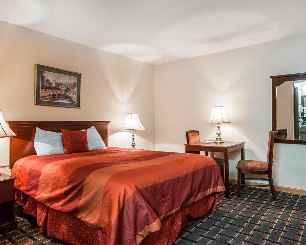 Villa Inn Lawrenceburg Εξωτερικό φωτογραφία